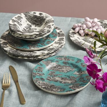 Zoological Gardens 12 Piece Set Zoological Gardens 12 Piece Set
